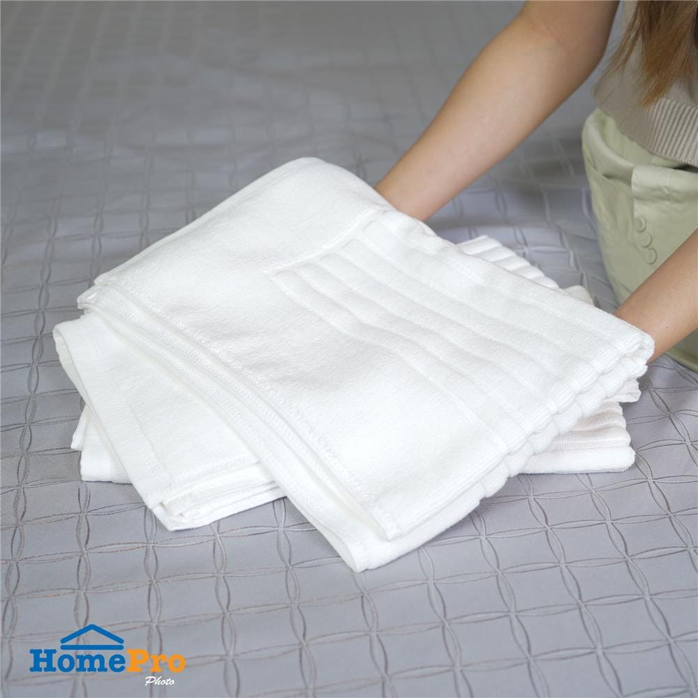 พรมขนหนู HOME LIVING STYLE 18X30 นิ้ว สีขาว แพ็ก 3 ชิ้น