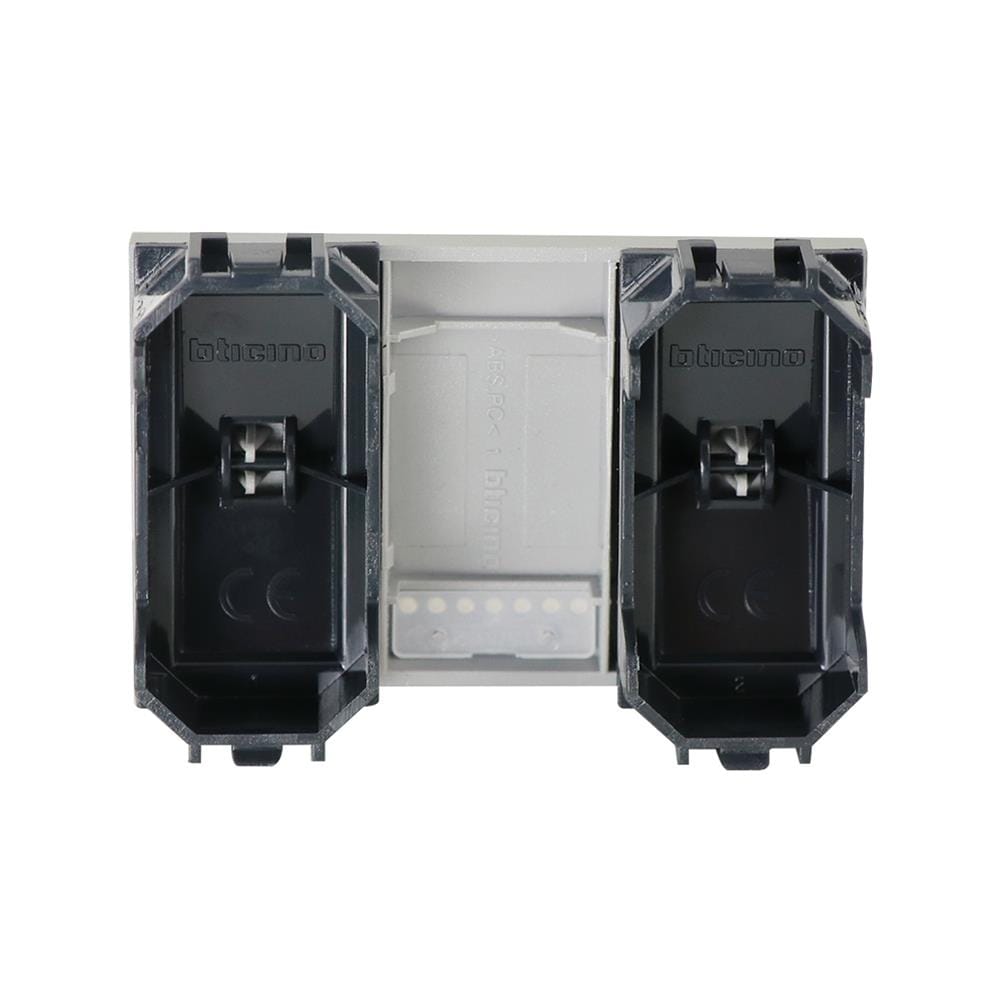 ฝาปิดช่องว่าง 3 ช่อง BTICINO LIVING LIGHT SNT4911K3F สีเงิน