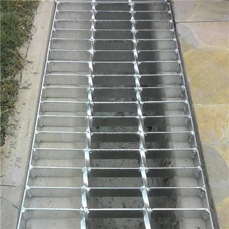 ตะแกรงรางน้ำเหล็ก MAE 30X100X2.5 ซม. หนา 3 มม._5