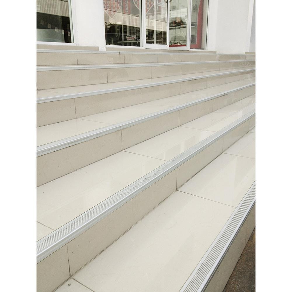 จมูกบันไดอะลูมิเนียม NC NC-A 40 2 ม. สีอะลูมิเนียม