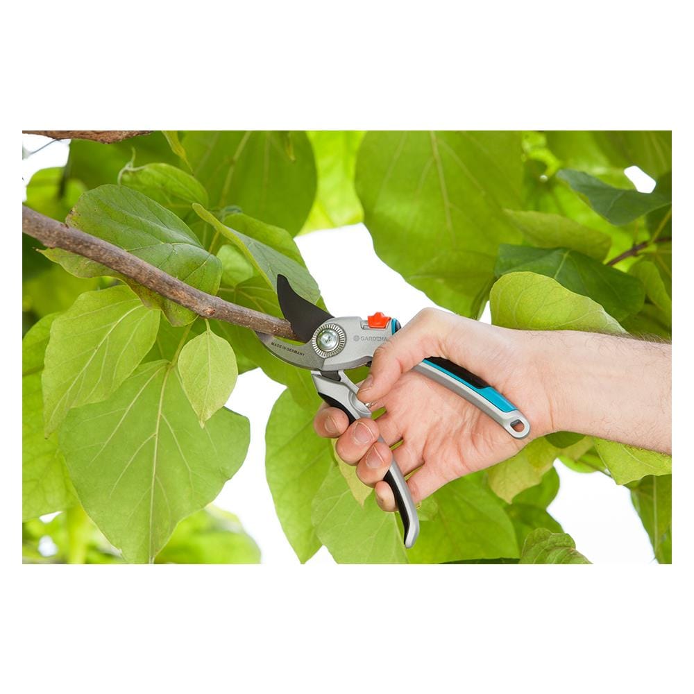 กรรไกรแต่งกิ่ง ปากโค้ง GARDENA 08906-20 25 มม.