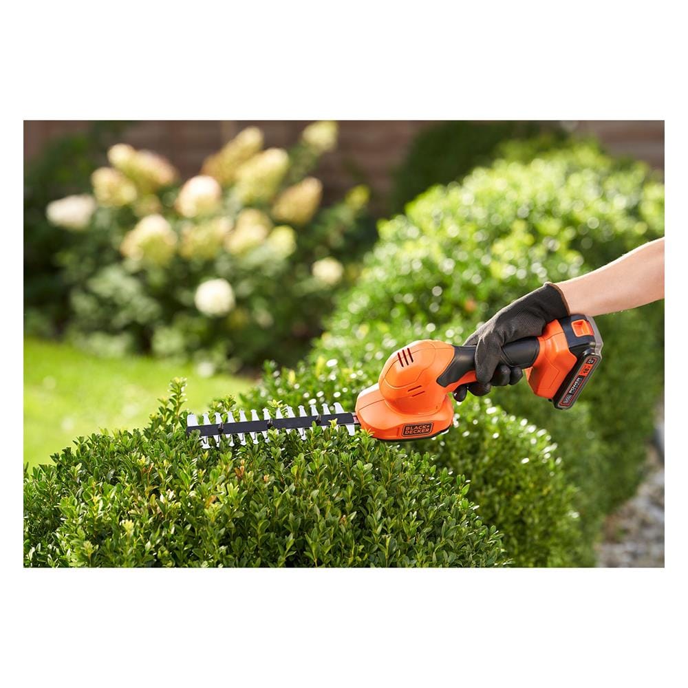 เครื่องตัดแต่งพุ่มไม้ไร้สาย (พร้อมแบตเตอรี่) BLACK&DECKER BCSS20D1-B1 20 โวลต์