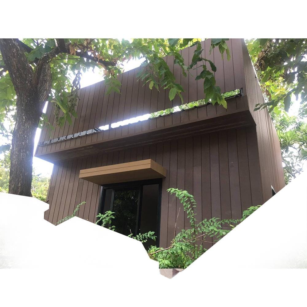 ไม้ผนังภายนอก WATSADUNIYOM 6 นิ้ว ลายเรียบปัดเสี้ยน 15.6X300x2.1 ซม.สีน้ำตาลเข้ม