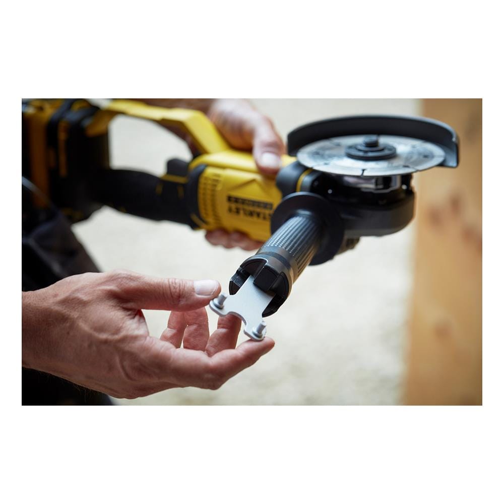 เครื่องเจียรไร้สาย 4 นิ้ว (พร้อมแบตเตอรี่) STANLEY SCG400M2K-B1 20 โวลต์