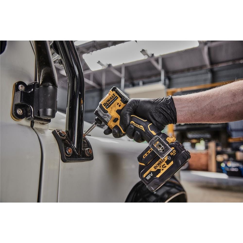 สว่านไขควงกระแทกไร้สาย(เฉพาะตัวเครื่อง) DEWALT DCF850N-B1 18 โวลต์