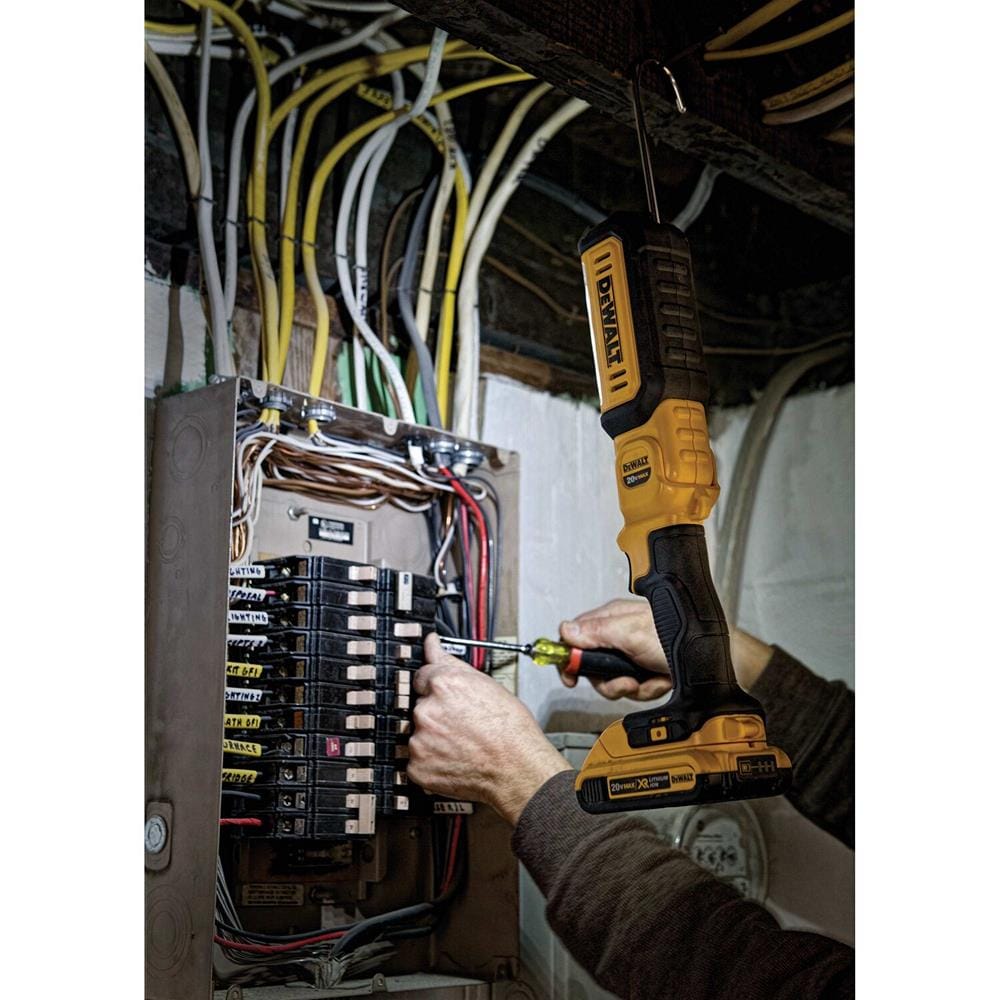 ไฟฉาย LED 500 ลูเมน (เฉพาะตัวเครื่อง) DEWALT DCL050N-KR 18 โวลต์ (สูงสุด 20 โวลต์)