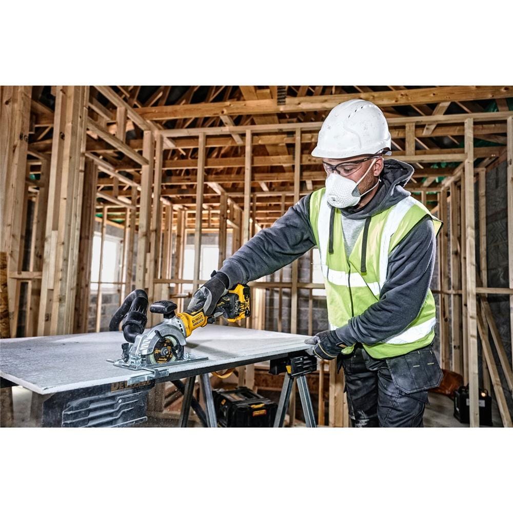 เครื่องเลื่อยวงเดือนไร้สาย (เฉพาะตัวเครื่อง) DEWALT DCS571N-KR 20 โวลต์