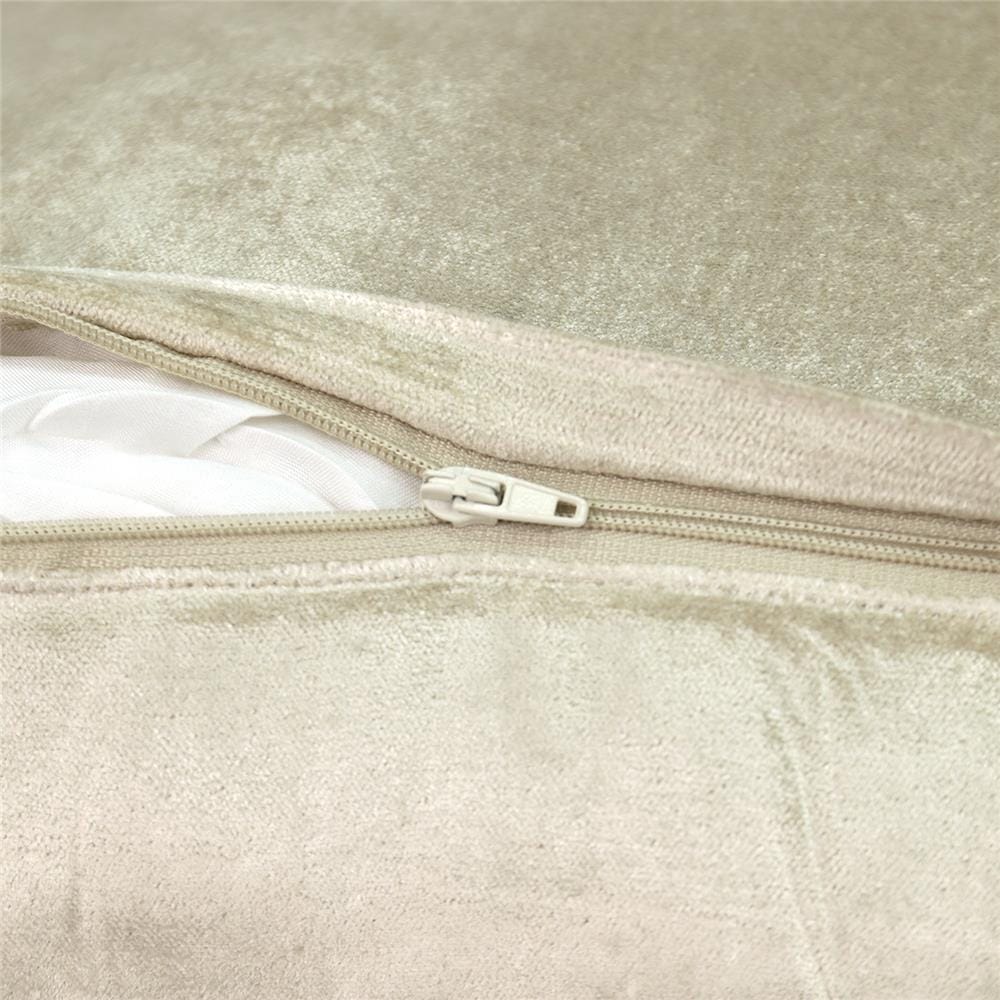 หมอนอิง HOME LIVING STYLE MIKA 18X18 นิ้ว สีครีม