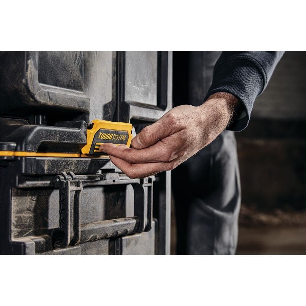 กล่องเครื่องมือพลาสติกมีล้อ DEWALT TOUGH SYSTEM DWST83295-1
