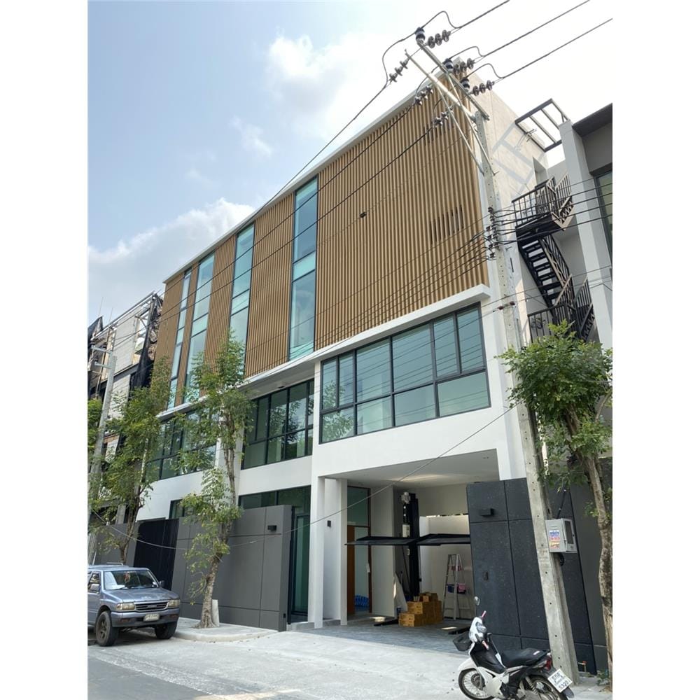 ไม้ระแนง WPC แบบกลวงภายนอก WATSADUNIYOM 2.5X2.5X300 ซม. สีสัก