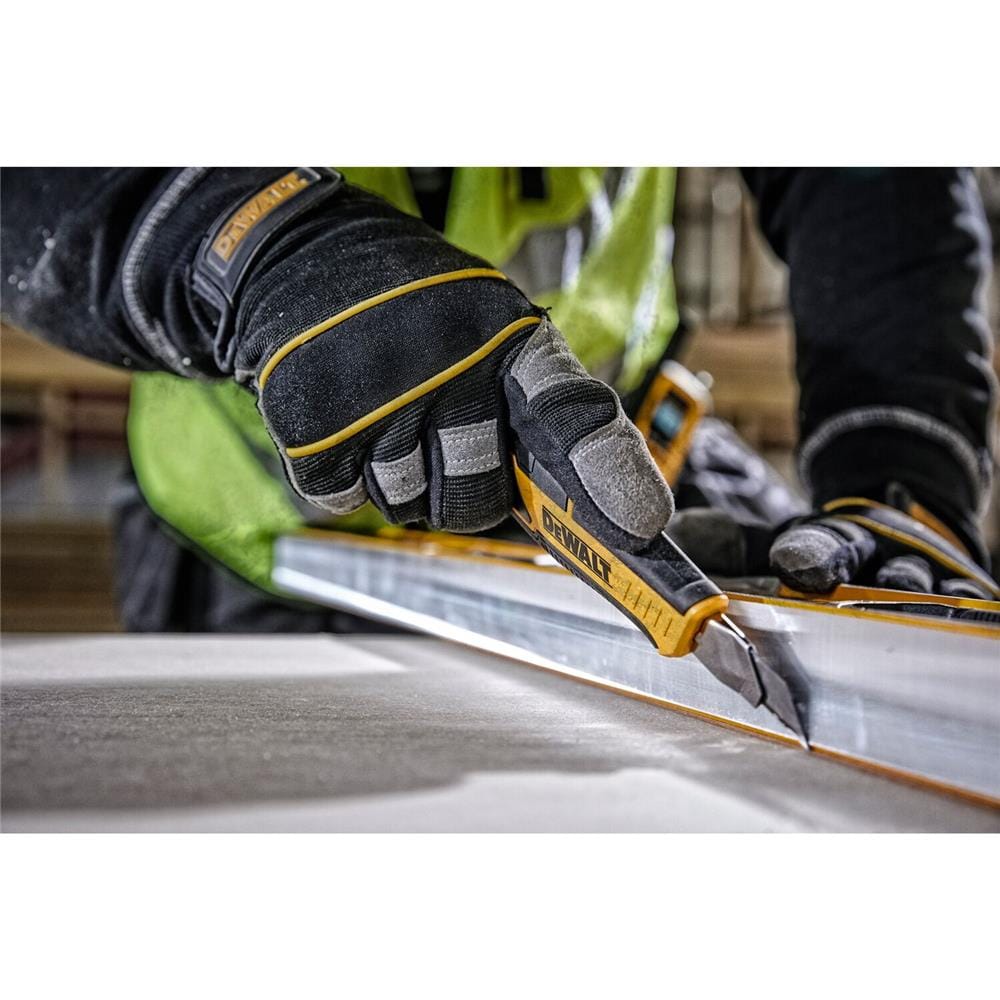มีดคัตเตอร์ DEWALT DWHT10333-0-30 25มม.