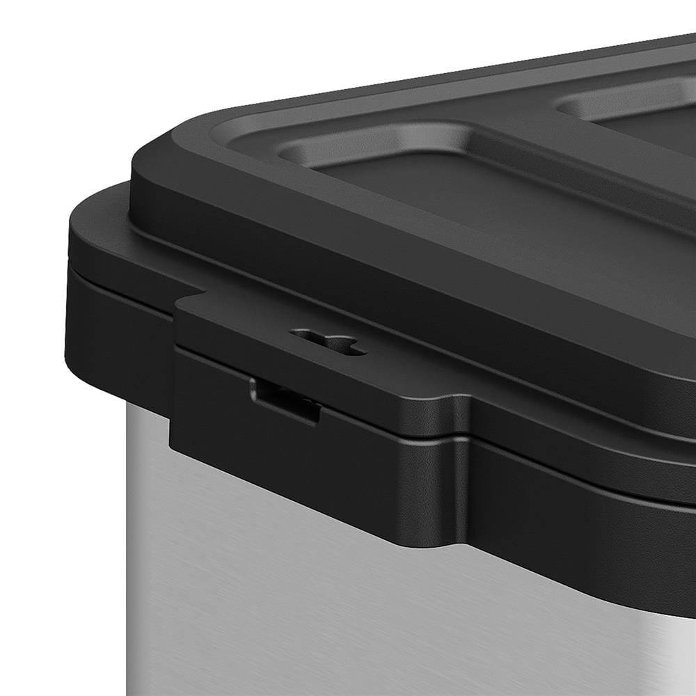 กล่องเก็บของแคมป์ปิ้ง DOMETIC GO HARD STORAGE 50 ลิตร สีเงิน/ดำ