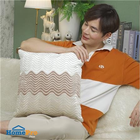 หมอนอิง HOME LIVING STYLE DYNA 18X18 นิ้ว สีทอง_6