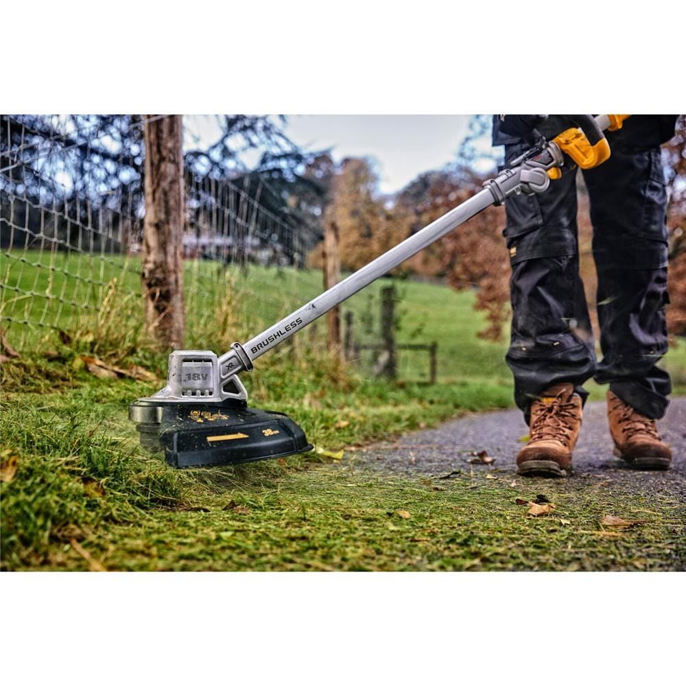 เครื่องเล็มหญ้าไร้สาย (พร้อมแบตเตอรี่) DEWALT DCMST561P1 18 โวลต์ 5.0AH