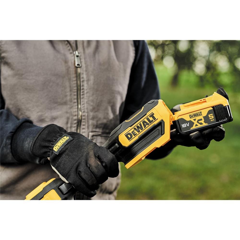 เครื่องเล็มหญ้าไร้สาย (พร้อมแบตเตอรี่) DEWALT DCMST561P1 18 โวลต์ 5.0AH