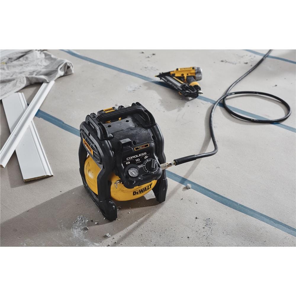 ปั๊มลมไร้สาย (ไม่รวมแบตเตอรี่) DEWALT DCC1020N-KR 10 ลิตร
