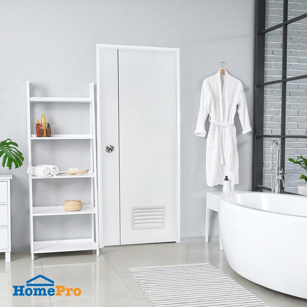 ประตูห้องน้ำ UPVC AZLE GROOVE P2 เกล็ดล่าง 70X200 ซม. สีขาว เจาะลูกบิด