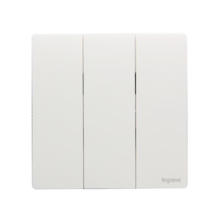 ชุดสวิตช์ 1 ทาง 3 ช่อง BTICINO MALLIA SENSES S281004MW สีขาว