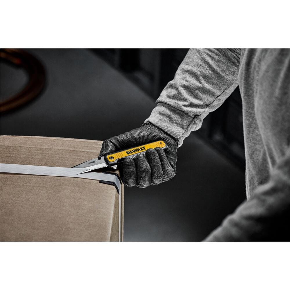 มีดพับแบบฟันปลา DEWALT 3.0
