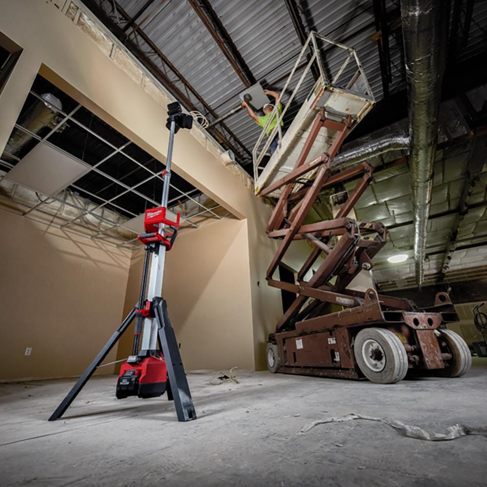 ทาวเวอร์ไลท์ไฮเอาท์พุท MILWAUKEE M18 HOSALC-0 18 โวลต์