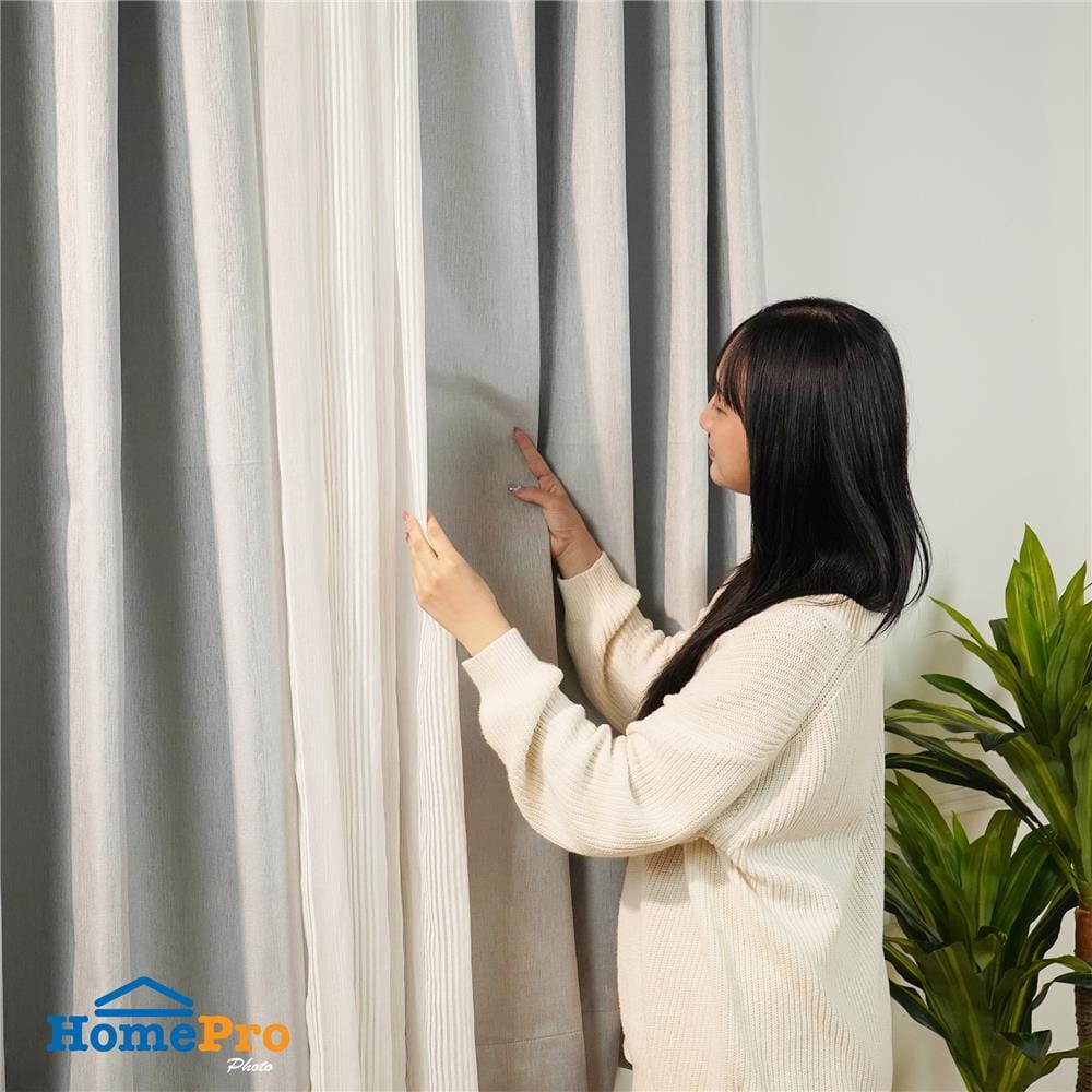 ผ้าม่าน EYELET HOME LIVING STYLE WOOLF UV 150X160 ซม. สีเทา