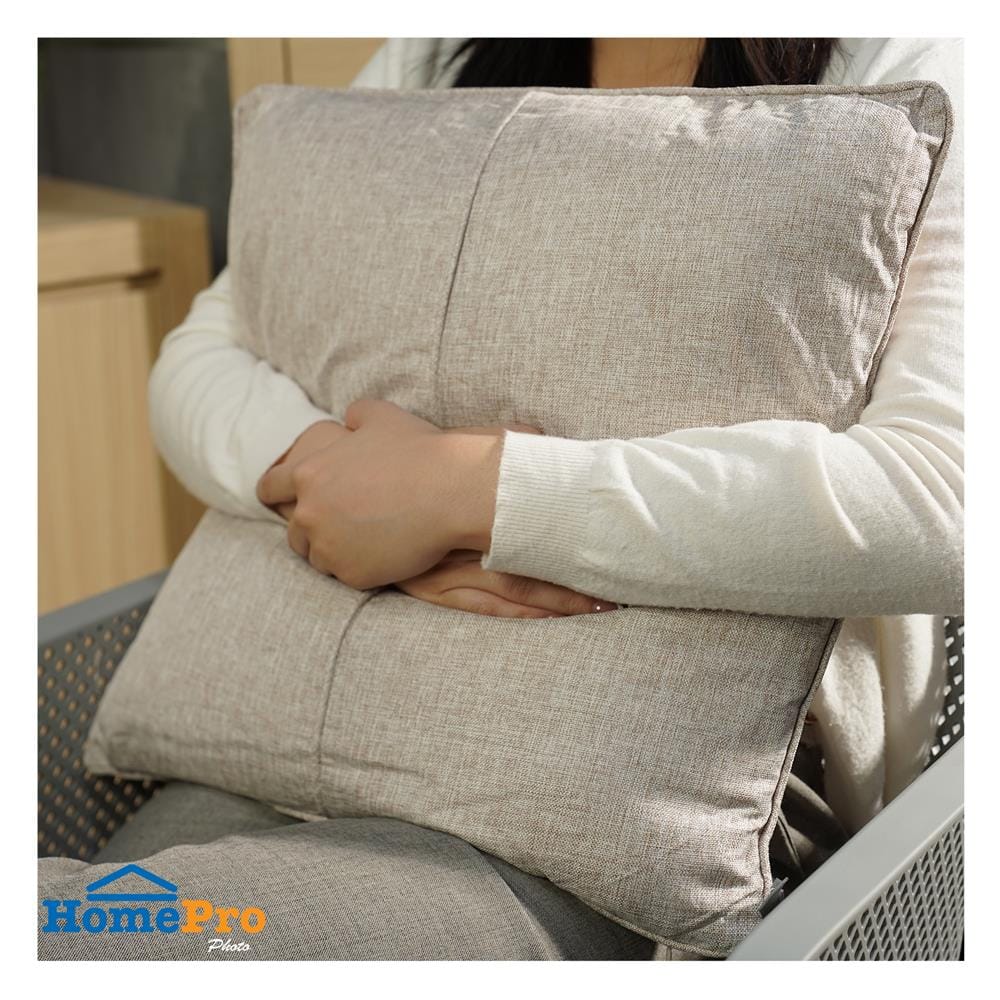 หมอนอิง HOME LIVING STYLE MASTER 18x18 นิ้ว สีน้ำตาล