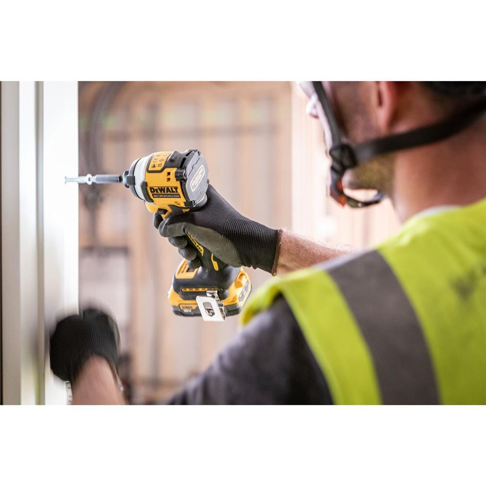 ชุดสว่านกระแทกและไขควงกระแทกไร้สาย (พร้อมแบตเตอรี่และแท่นชาร์จ) DEWALT DCK2050S2T-B1 20 โวลต์