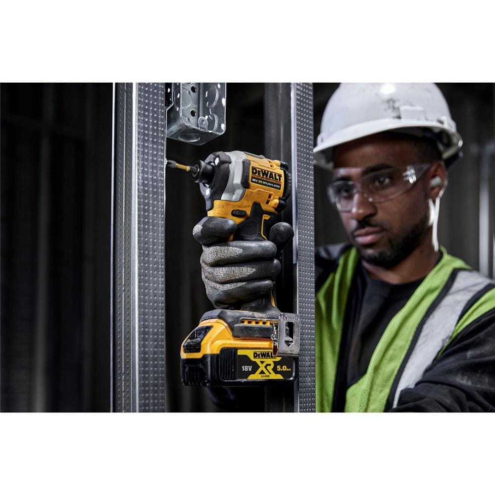 ชุดสว่านไขควงและสว่านโรตารี่ไร้สาย (พร้อมแบตเตอรี่และแท่นชาร์จ) DEWALT DCK2213P2TA-B1 18 โวลต์