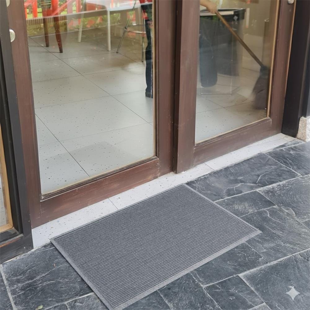พรมเช็ดเท้าดักฝุ่น KLEEN-TEX STRIPE 90x115 ซม. สีเทาอ่อน