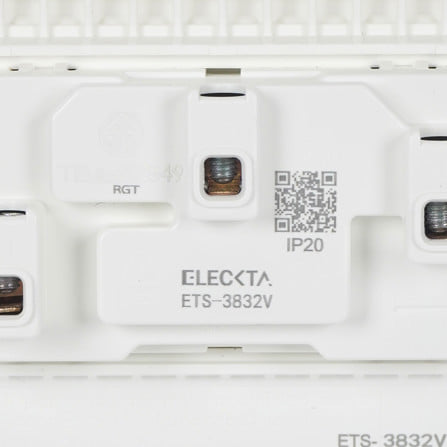 ชุดเต้ารับคู่แนวตั้ง 3 ขา 2 ช่อง ELECKTA VERVE สีขาว_4