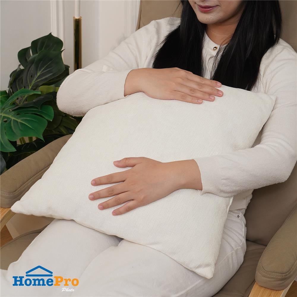 หมอนอิง HOME LIVING STYLE FEW 18x18 นิ้ว สีครีม