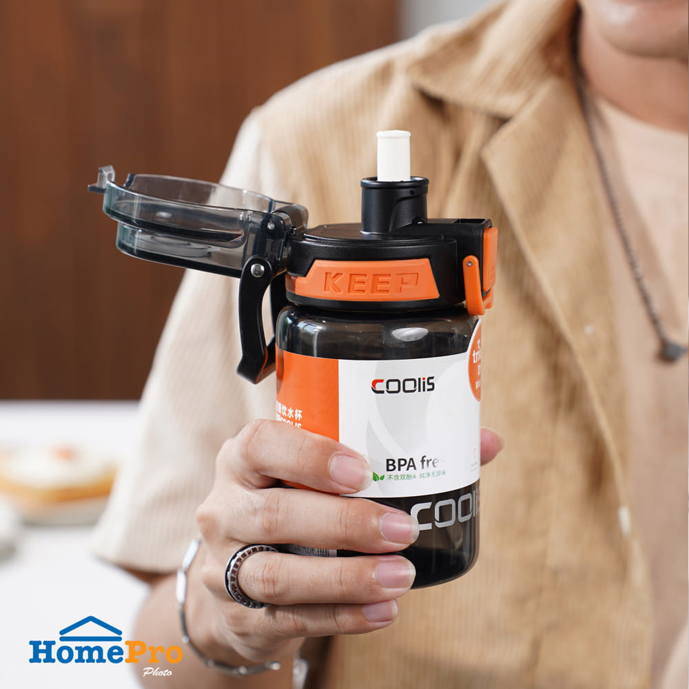 กระบอกน้ำพลาสติก HOMEPRO TRITAN CLEARGO 0.42 ลิตร สีดำ