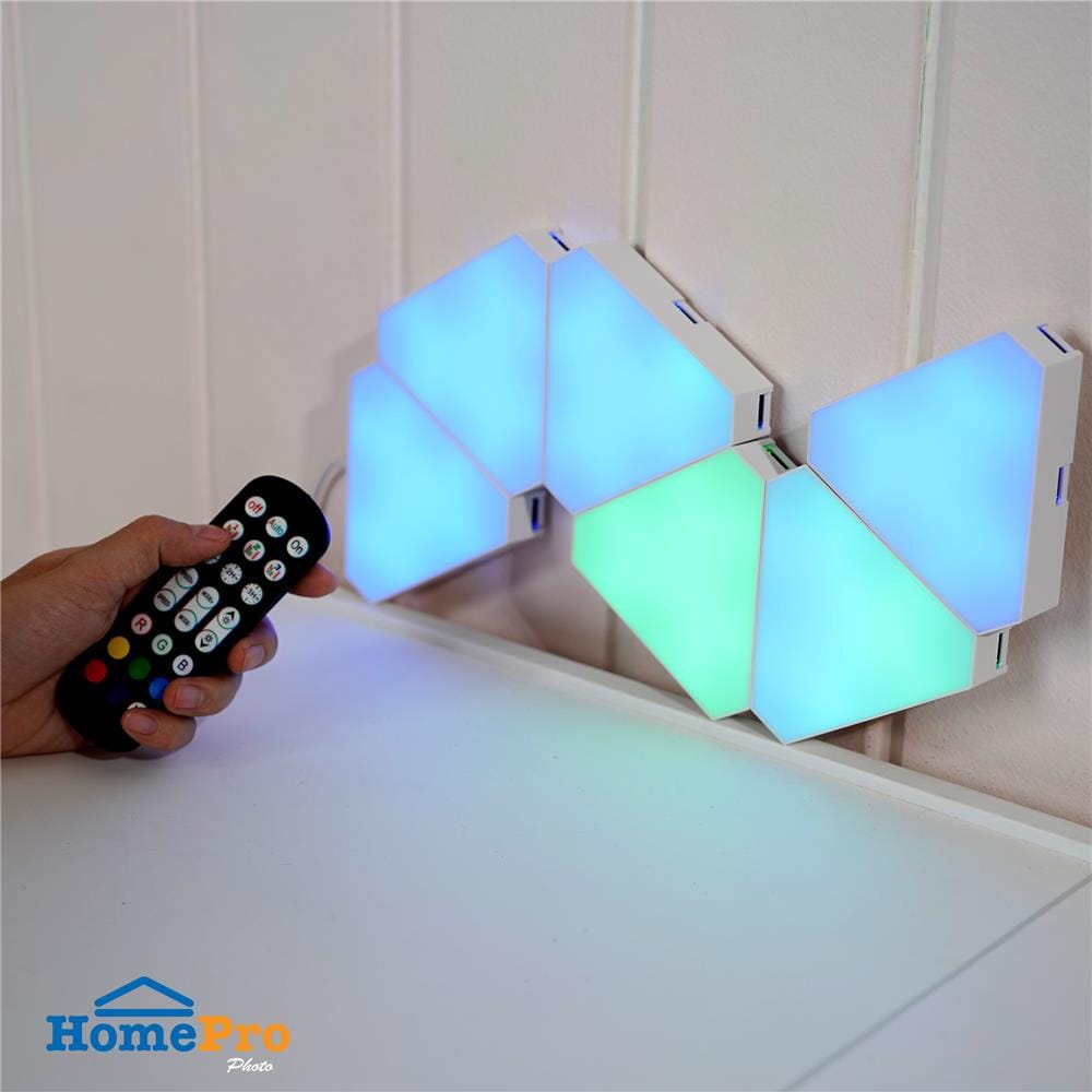ไฟตกแต่งผนัง LED แผงสามเหลี่ยม HOMEPRO 5 วัตต์ RGB