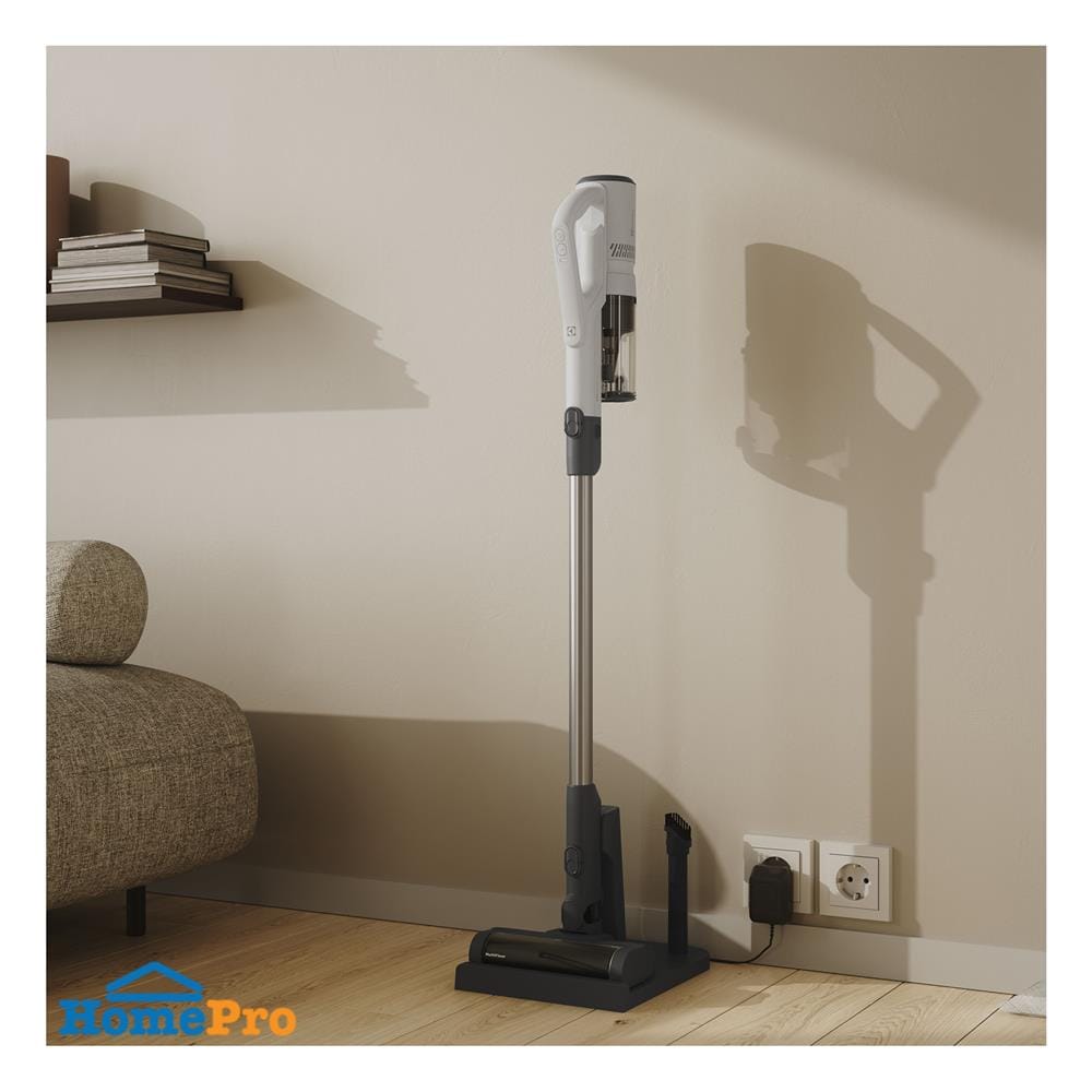 เครื่องดูดฝุ่นแบบด้าม ELECTROLUX EFP52216SW
