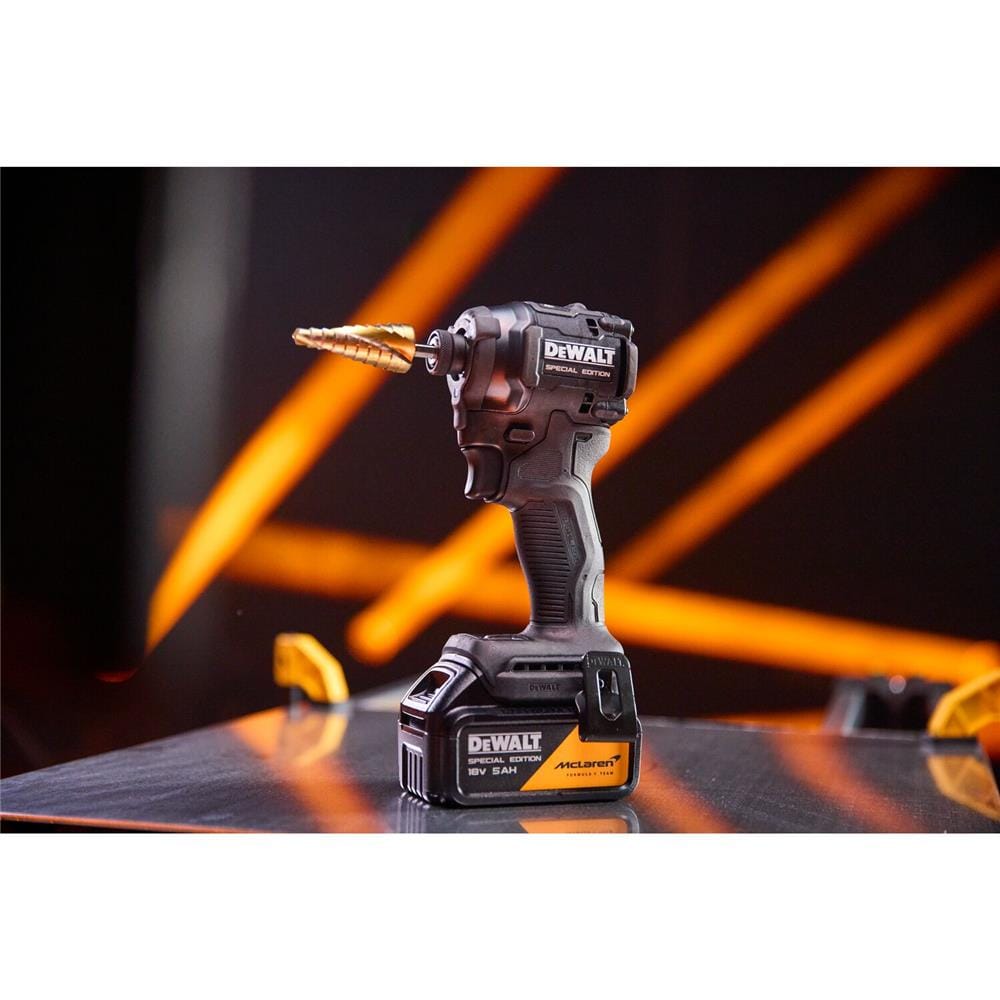 ไขควงกระแทกไร้สาย (พร้อมแบตเตอรี่และแท่นชาร์จ) DEWALT MCLAREN DCF86MP1T-QW 18 โวลต์