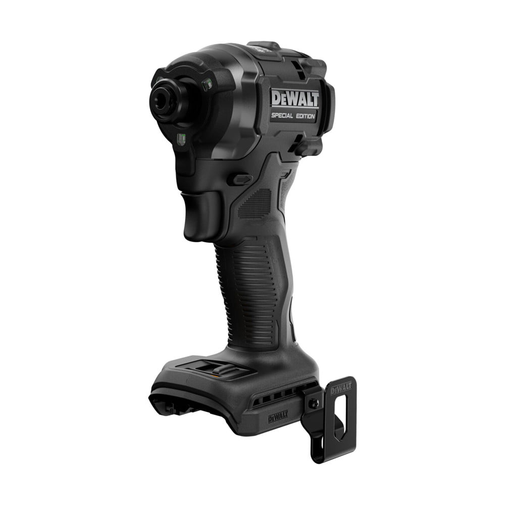 ชุดสว่านกระแทกและไขควงกระแทก (พร้อมแบตเตอรี่และแท่นชาร์จ) DEWALT MCLAREN DCK2222MM2T-QW 20 โวลต์