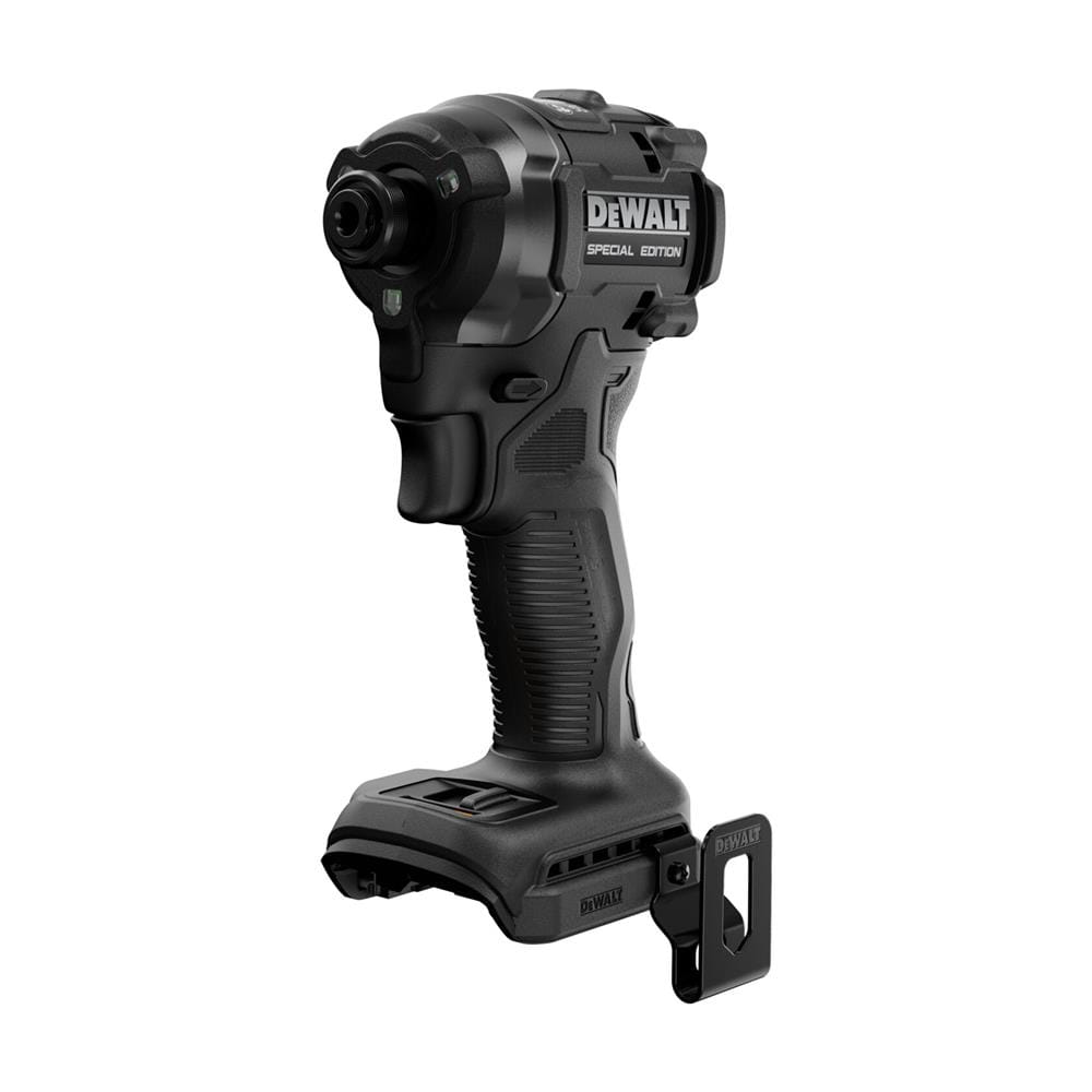 ชุดสว่านกระแทกและไขควงกระแทก (พร้อมแบตเตอรี่และแท่นชาร์จ) DEWALT MCLAREN DCK2222MM2T 20 โวลต์