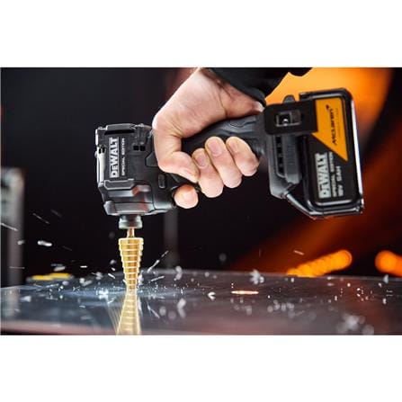 ชุดไขควงบล็อกกระแทก (พร้อมแบตเตอรี่และแท่นชาร์จ) DEWALT MCLAREN DCK2224MP2T 18 โวลต์_2