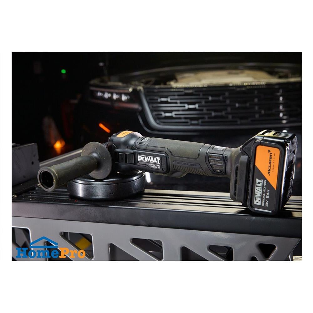 เครื่องเจียรไร้สาย (พร้อมแบตเตอรี่และแท่นชาร์จ) DEWALT MCLAREN DCG45MP1T-B1 18 โวลต์ (สูงสุด 20 โวลต์)