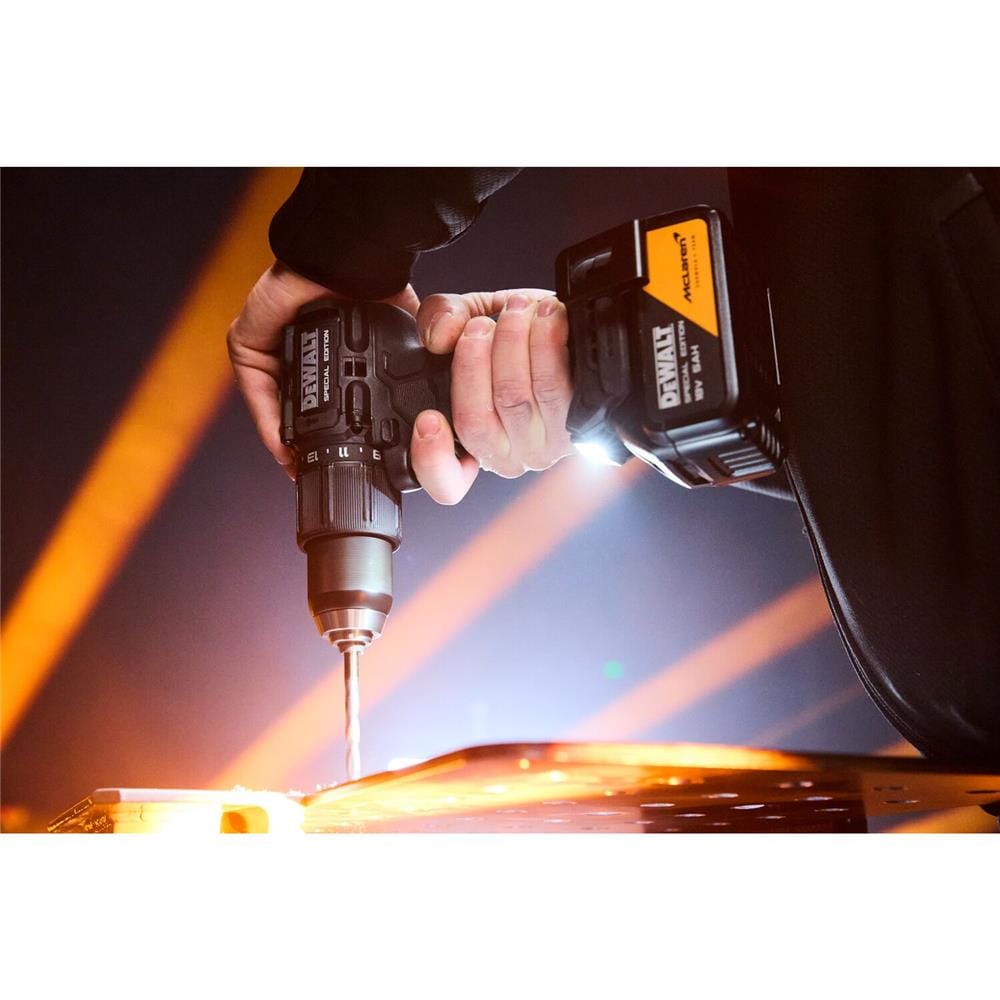 สว่านกระแทกไร้สาย (พร้อมแบตเตอรี่) DEWALT MCLAREN DCD86MP1T-QW 18 โวลต์