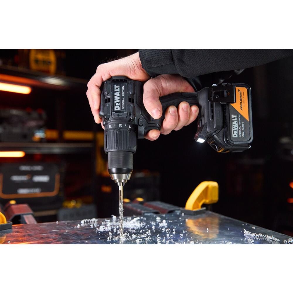 สว่านกระแทกไร้สาย (พร้อมแบตเตอรี่) DEWALT MCLAREN DCD86MP1T-QW 18 โวลต์