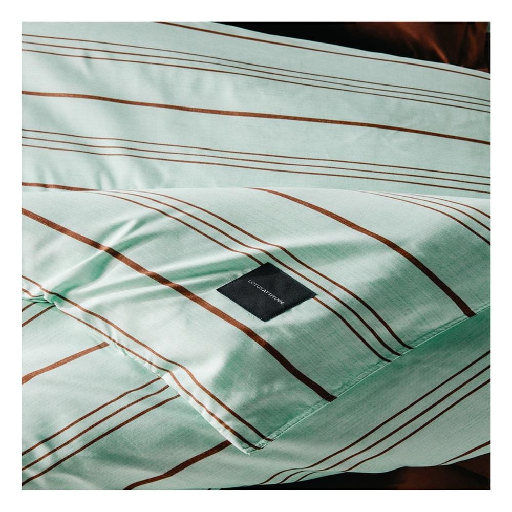 ชุดผ้าปูที่นอน 6 ฟุต (ชุด 5 ชิ้น) LOTUS ATTITUDE NORDEN NORDIC PINSTRIPE