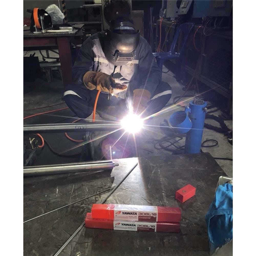 ลวดเชื่อมสเตนเลส YAWATA 308L-16 4.0x350 มม.