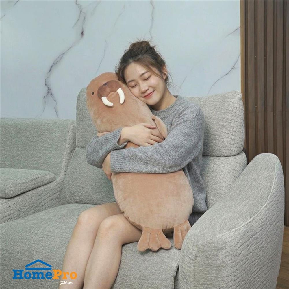 หมอนอิง SNAZZ K-WALRUS 33X15.8 นิ้ว สีน้ำตาล