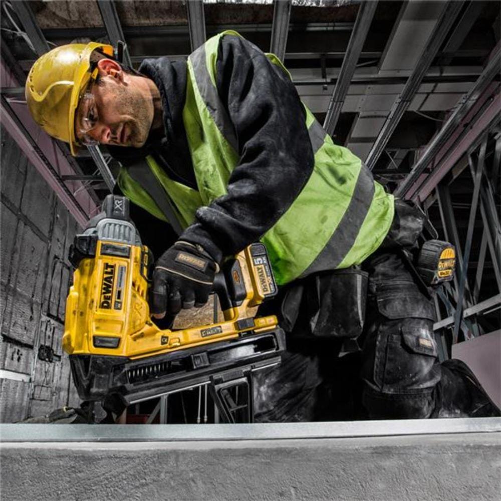 ตะปูลมขาเดี่ยว DEWALT DCN8901030 30 มม.