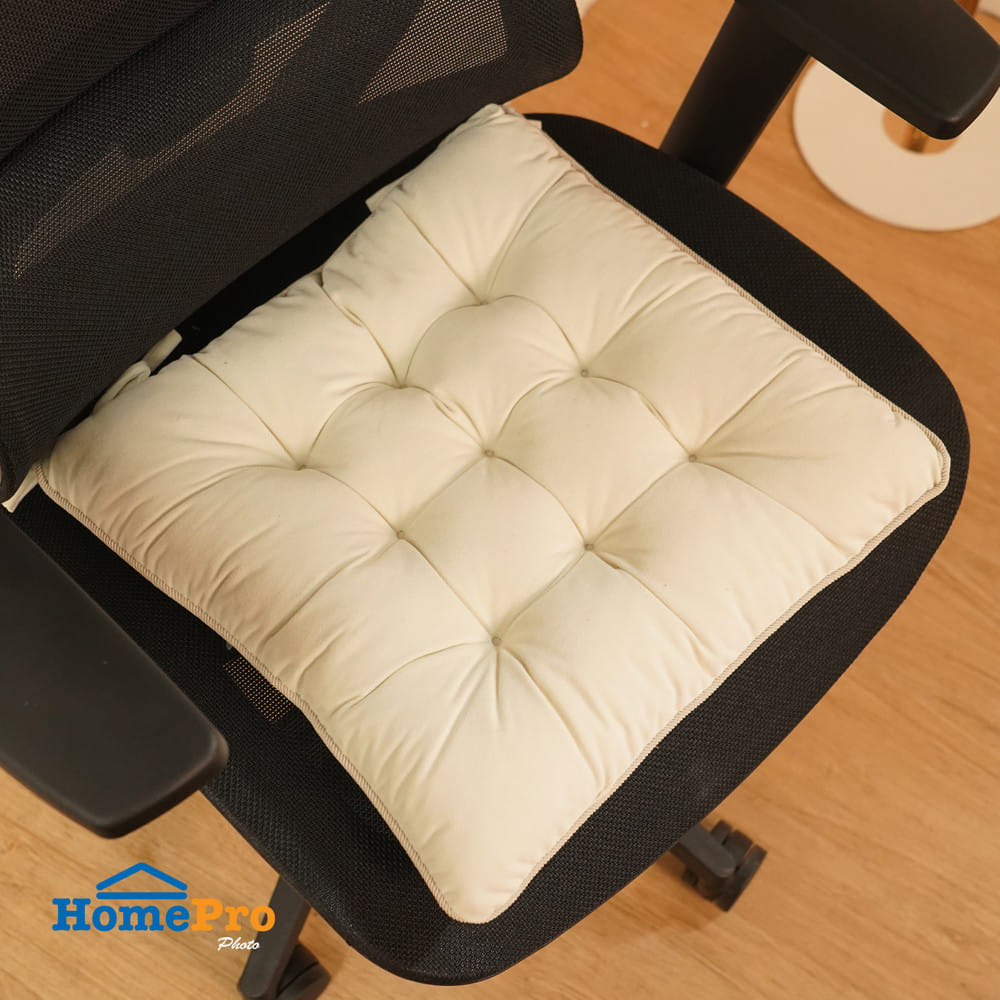 เบาะรองนั่ง HOME LIVING STYLE CRISP 15x15 นิ้ว สีครีม