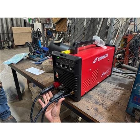 เครื่องเชื่อม INVERTER YAWATA SUPERWELD GT250_2
