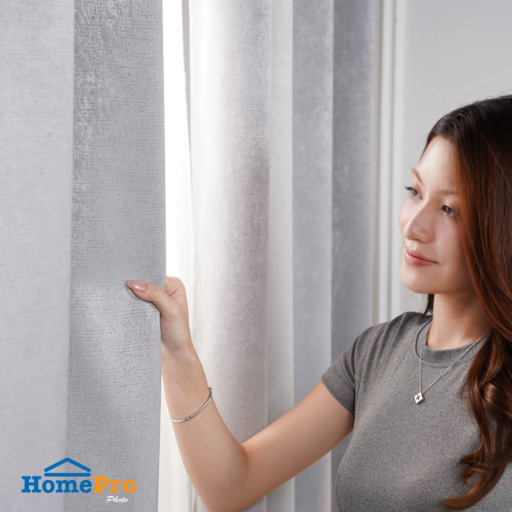 ผ้าม่าน EYELET HOME LIVING STYLE CUBIC UV 130x220 ซม. สีเทา