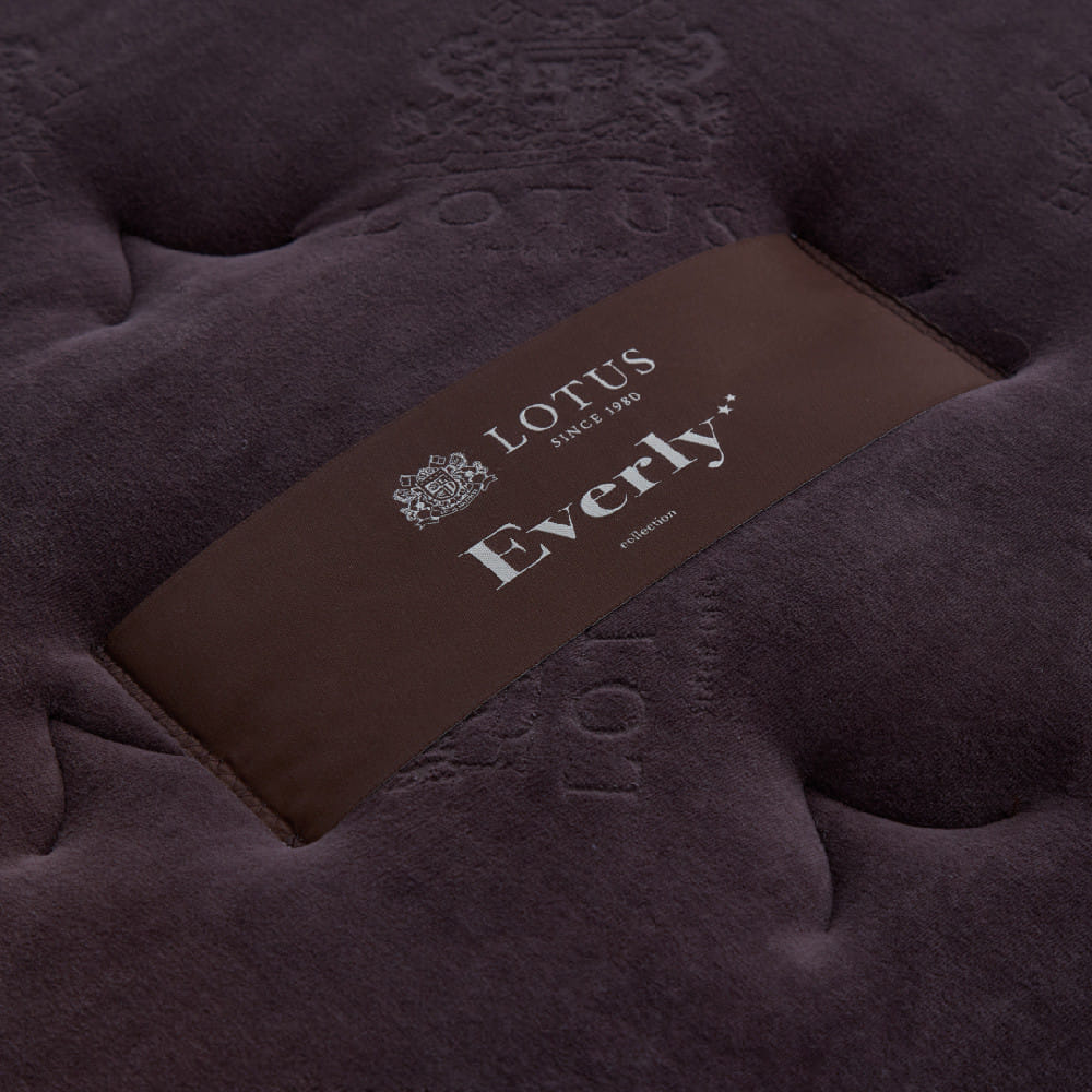 ที่นอนยางพารา 6 ฟุต LOTUS EVERLY