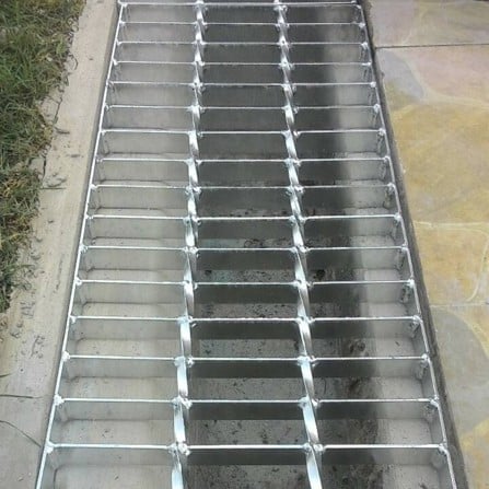 ตะแกรงรางน้ำเหล็ก ONGROUND 25x100x2.5 ซม. หนา 3 มม._5